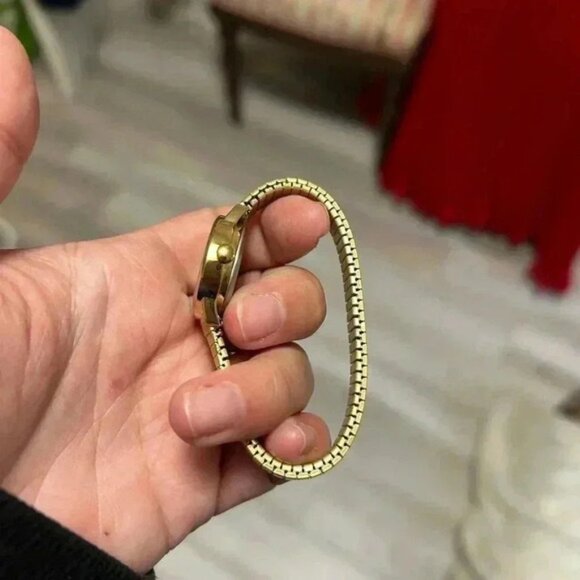 TIMEX gold analog watch vintage wristband watch 6.5 inches - Picture 3 of 4